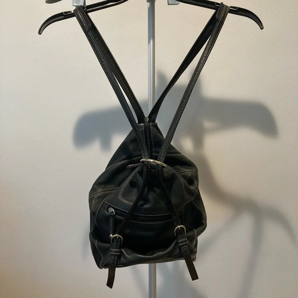 RARE VTG Convertible Tignanello Black Leather Backpack/Hobo Bag‎ Minimalist Y2K